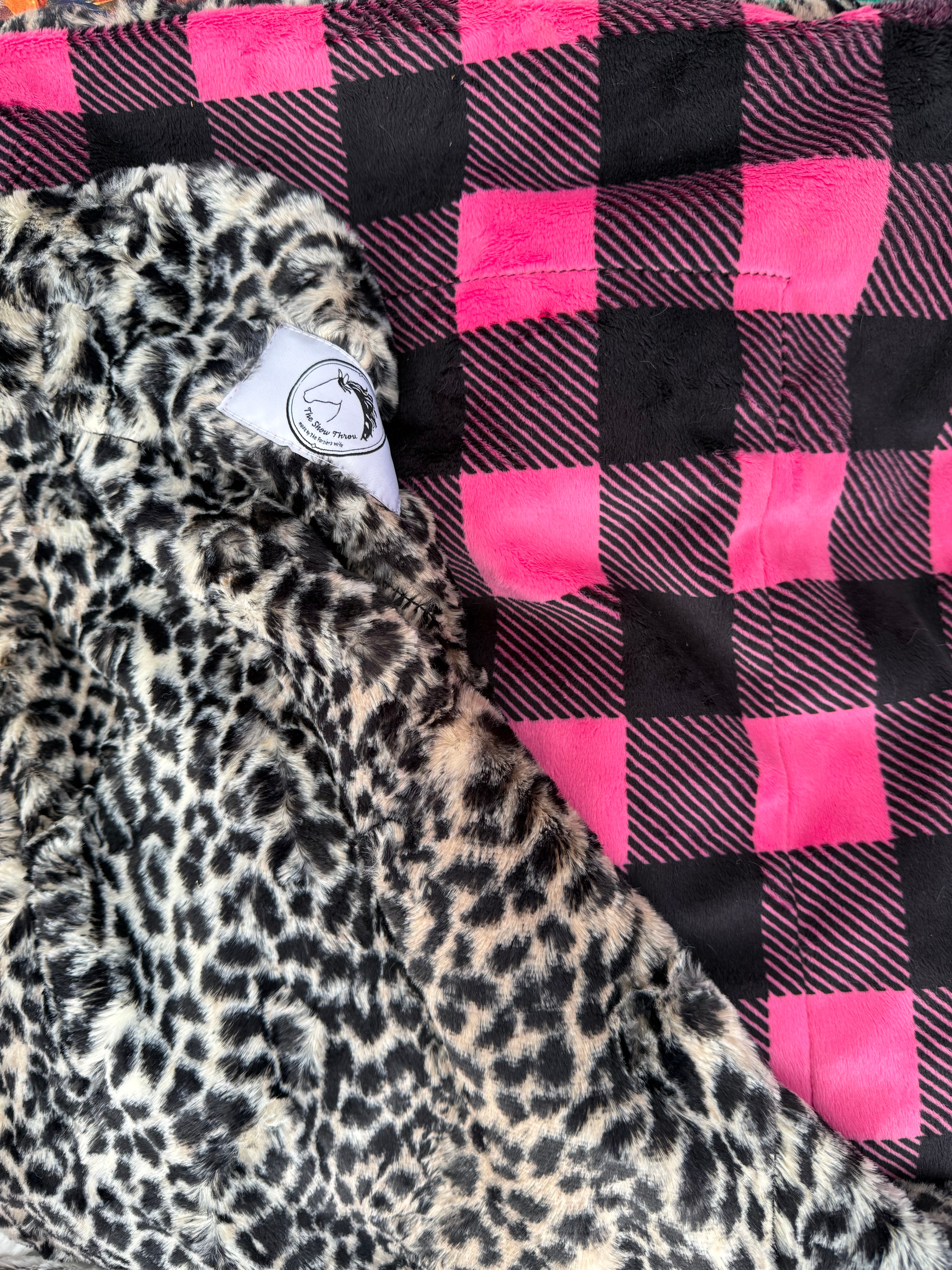 Cheetah pattern / Hot Pink and Black Checkered pattern Throw