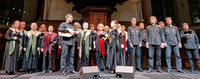 Ensemble Sakartvelo op het podium van Amare, Den Haag.