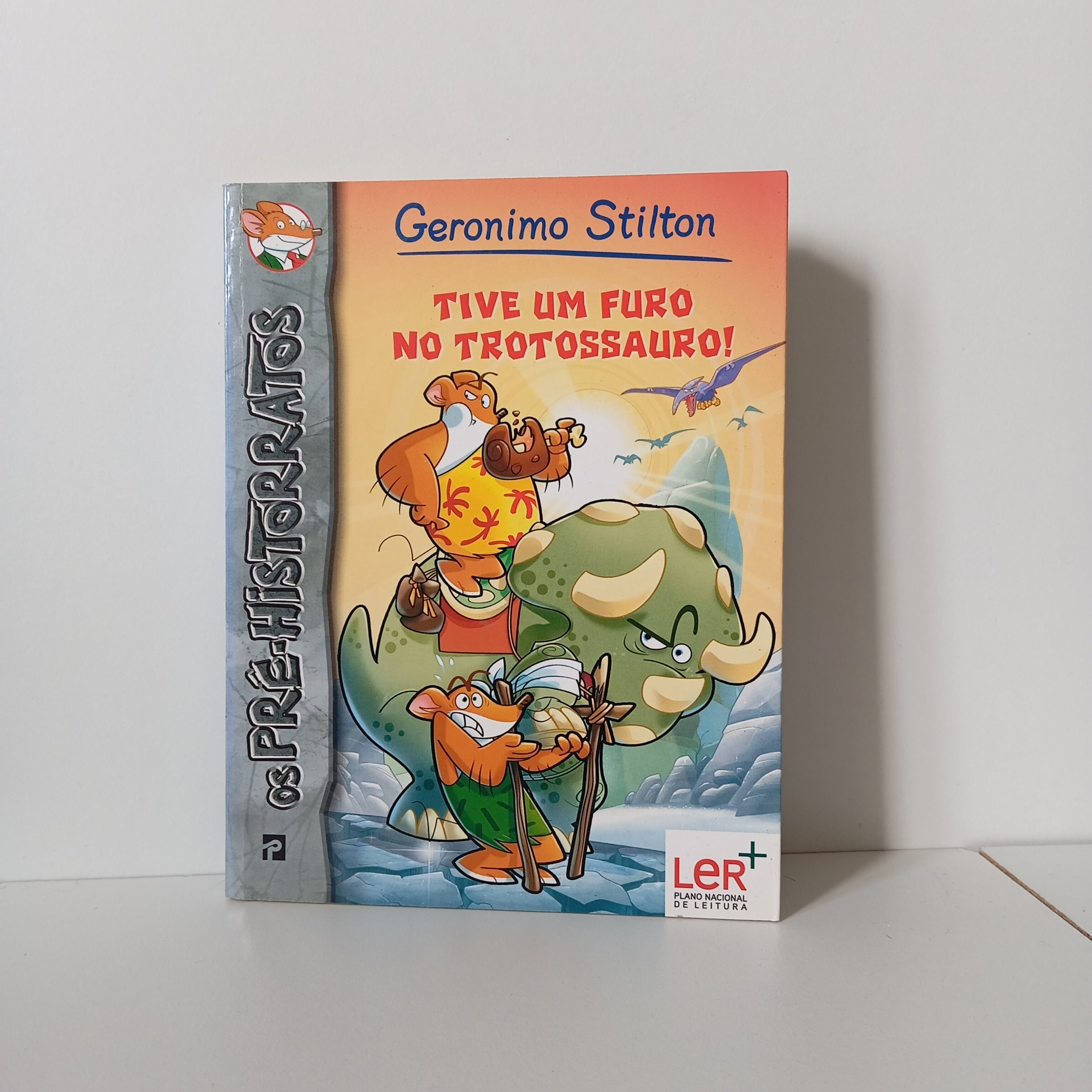 Os Pré-Historratos, Tive um Furo no Trotossauro; Geronimo Stilton