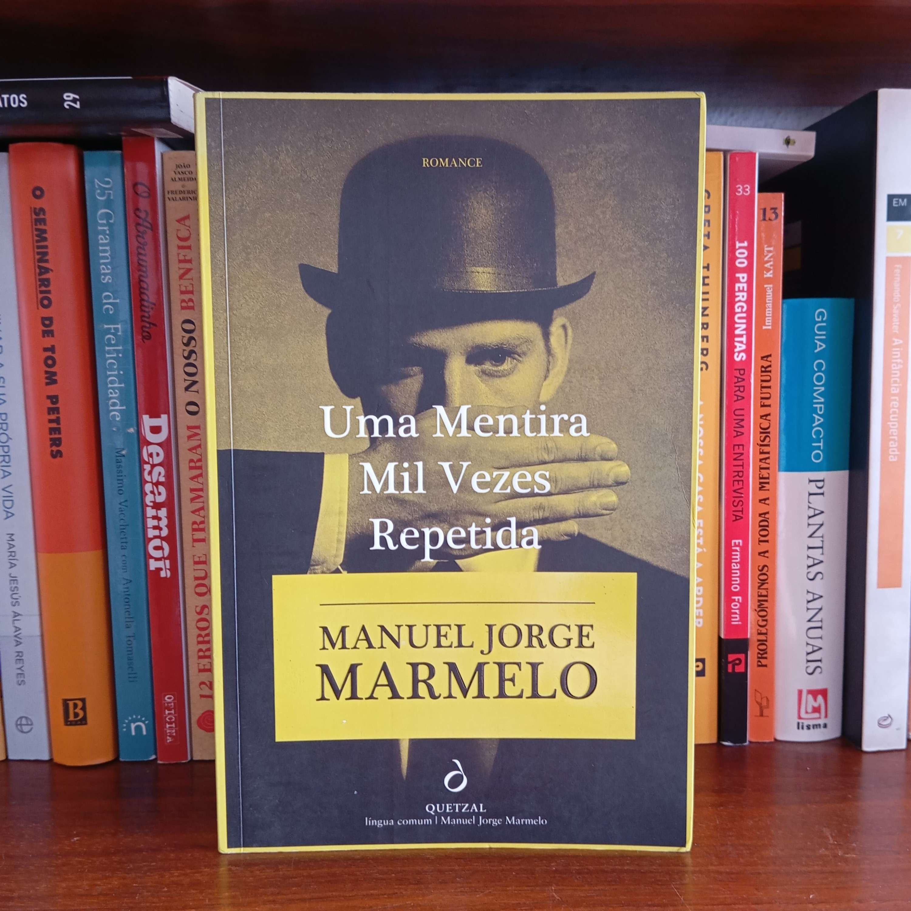 Uma Mentira Repetida Mil Vezes - Manuel Jorge Marmelo