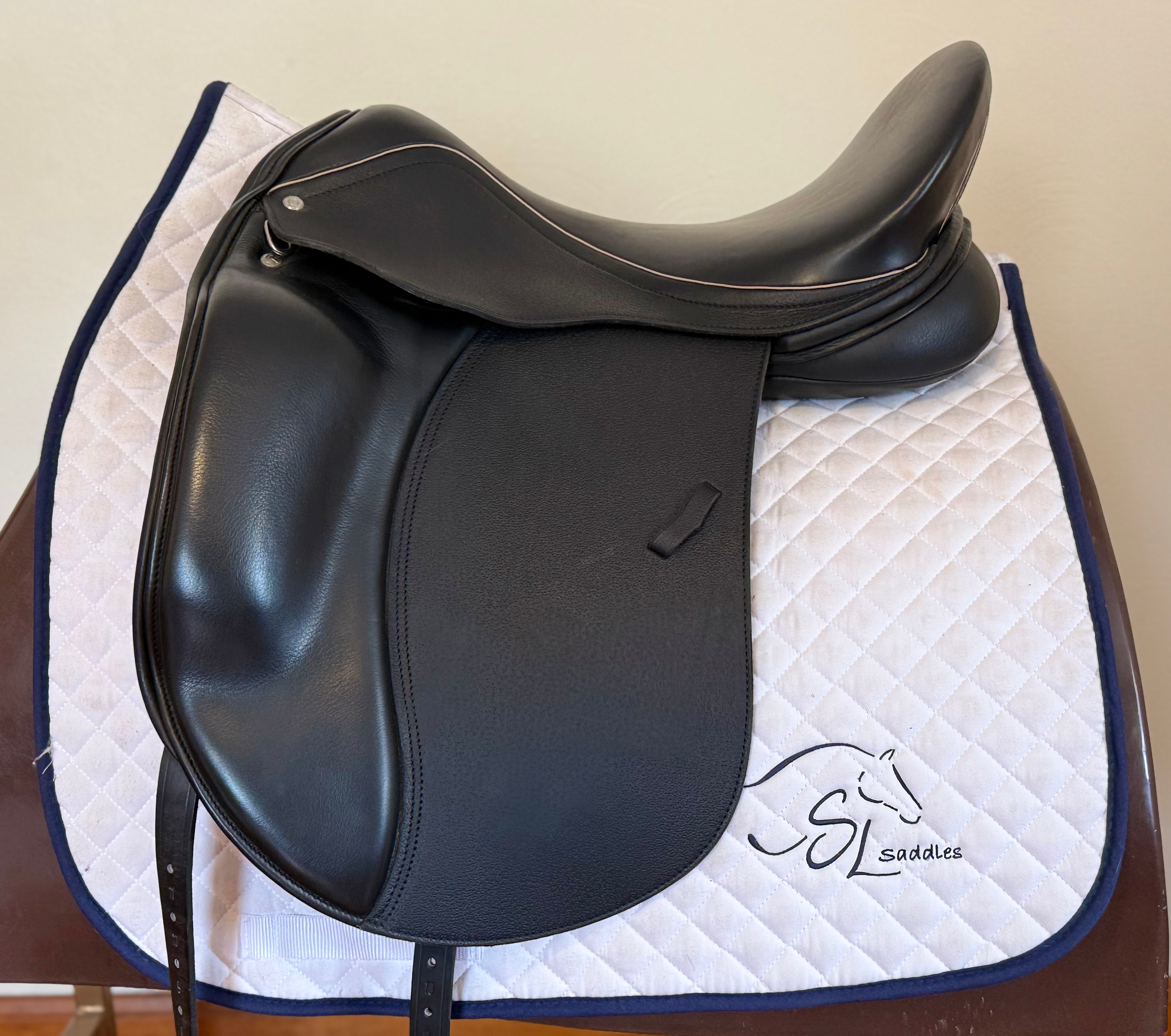 18” Loxley LX Dressage M+