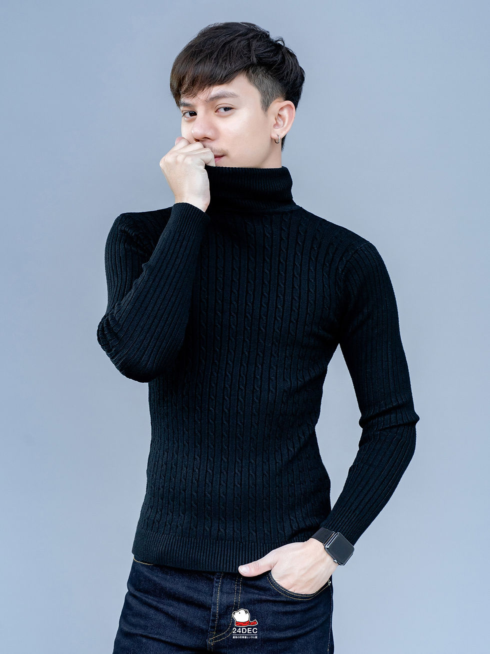 ภาพขนาดย่อ: เช่าเสื้อยืดคอเต่า ชาย รุ่น SOLO