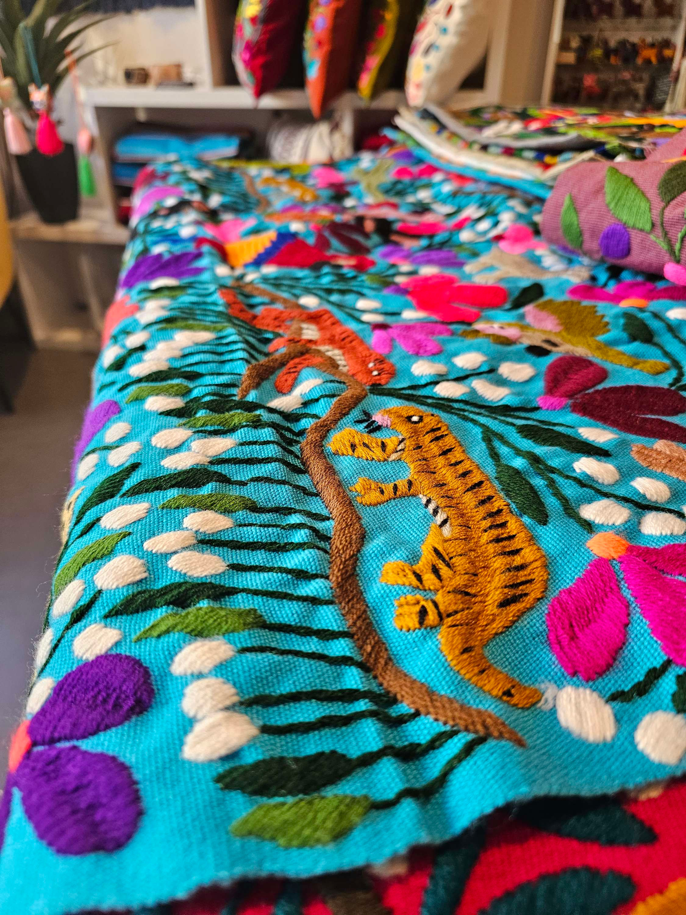 Mexikanischer Wandbehang handgewebt und handbestickt - quadratisch