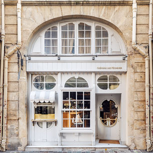 Crêperie des Pêcheurs building front in Paris France
