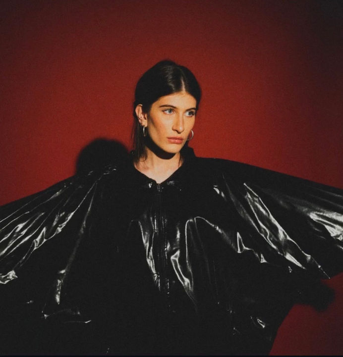 Dark Pop, Alt-R&B, Pop