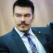 Acusado de acupar apartamento de outra parlamentar, Dr. Pupio 7é cobrado por desrespeito à mulher