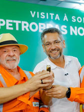 Lula convida Randolfe para encontro em Oiapoque e celebrar a descoberta de petróleo na costa do AP
