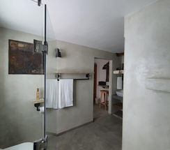 Master bedroom bathroom