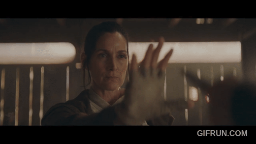 Mae_Assassin_vs_Jedi_Master_Indara_Fight_CarrieAnne_Moss_De.gif