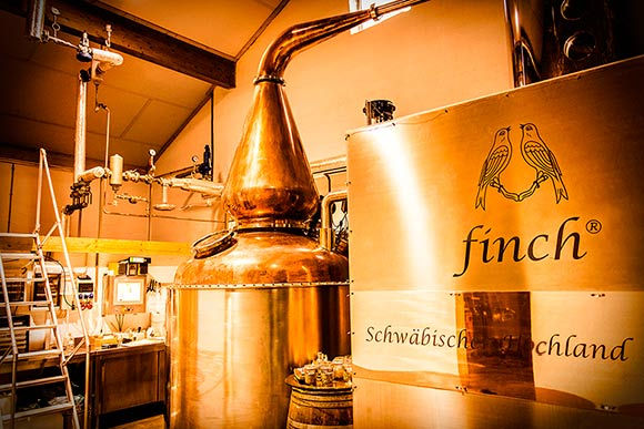 Real finch Whiskydestillerie whisky production facility
