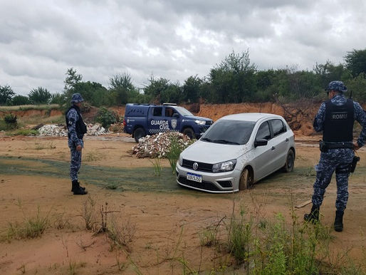 Petrolina (PE): Carro de motorista por aplicativo levado por assaltantes é encontrado