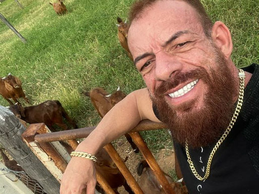 Homem é assassinado a tiros na garagem de sua casa no bairro Tabuleiro, em Juazeiro Bahia