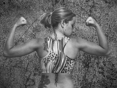 #MeAssumo: Gabriela Pinheiro, ela venceu o câncer de mama e é exemplo de determinação, coragem e foc