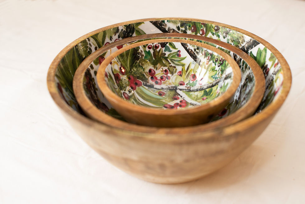 Thumbnail: ‘Winter Red Berries’ Mango Wood Set of Bowls