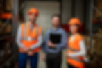 un formateur Terralearn avec des stagiaires en logistique