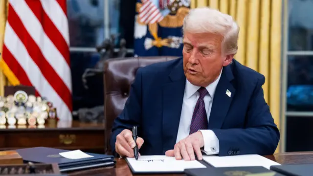 Trump, Kongre Oylamasının Ardından Hükümetin Kapanmasını Sonlandıran Yasa Tasarısını İmzaladı