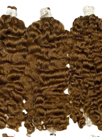 Auburn colored bundles for braiding