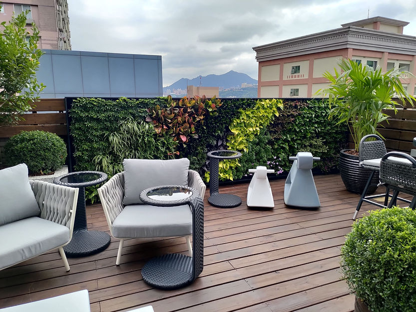北投晏京觀止露臺綠化設計，融合植生牆與花台，打造花團錦簇的生活景觀｜院子園藝作品