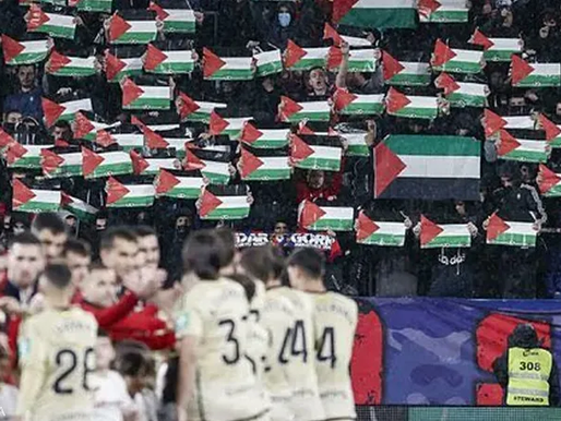 مشجعو سياتل ساوندرز يعبرون عن دعمهم للفلسطينيين خلال كأس العالم للأندية