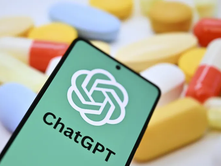 تحذير طبي: استخدام "شات جي بي تي" كمرجع صحي يصيب رجلًا بتسمم نادر