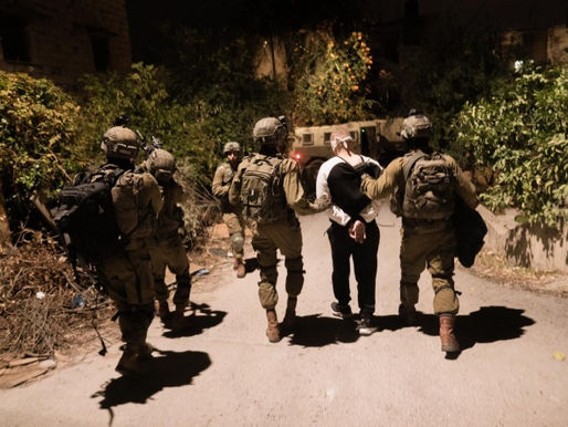 حملة اعتقالات ليلية: الاحتلال يعتقل أكثر من 32 فلسطينيًا في الضفة الغربية