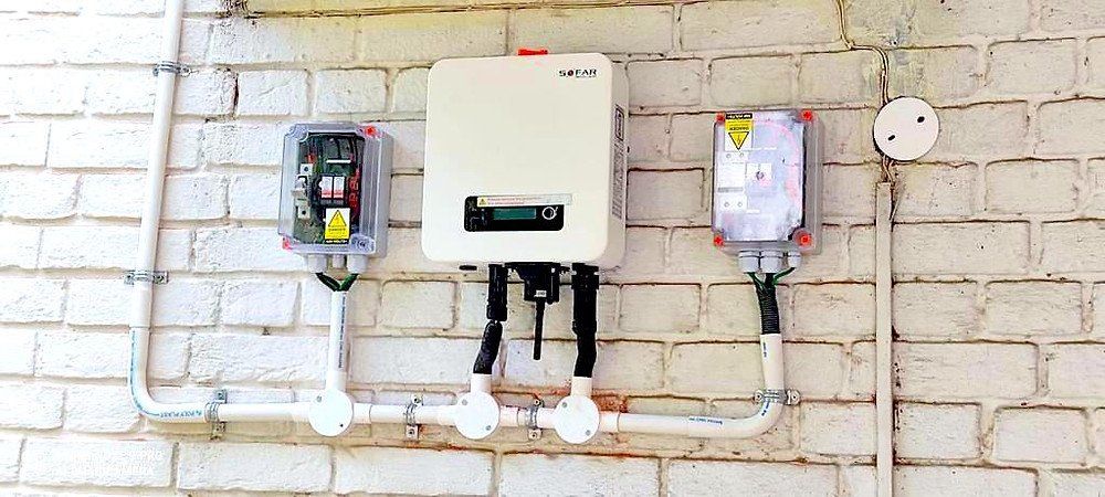 Solar inverter with junction boxes