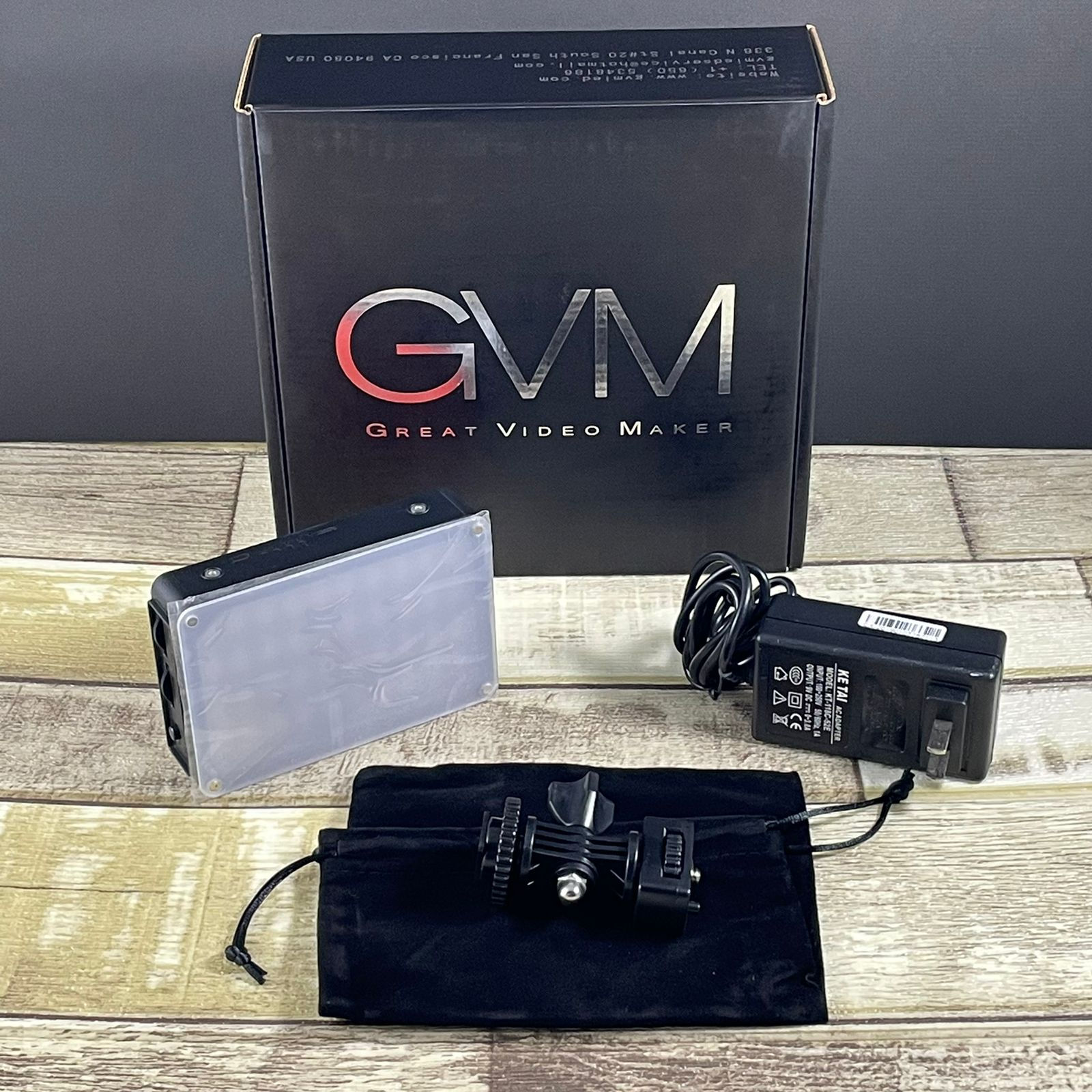 Luz LED de video en cámara GVM 7S RGB con control Wi-F