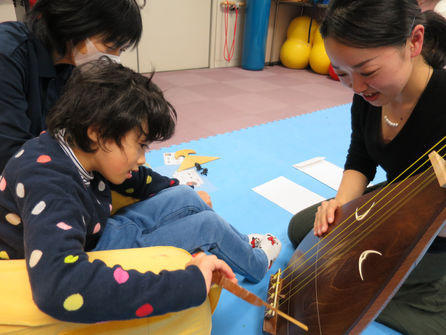 ひまわりHAUS：2019-12-4 : 琵琶演奏