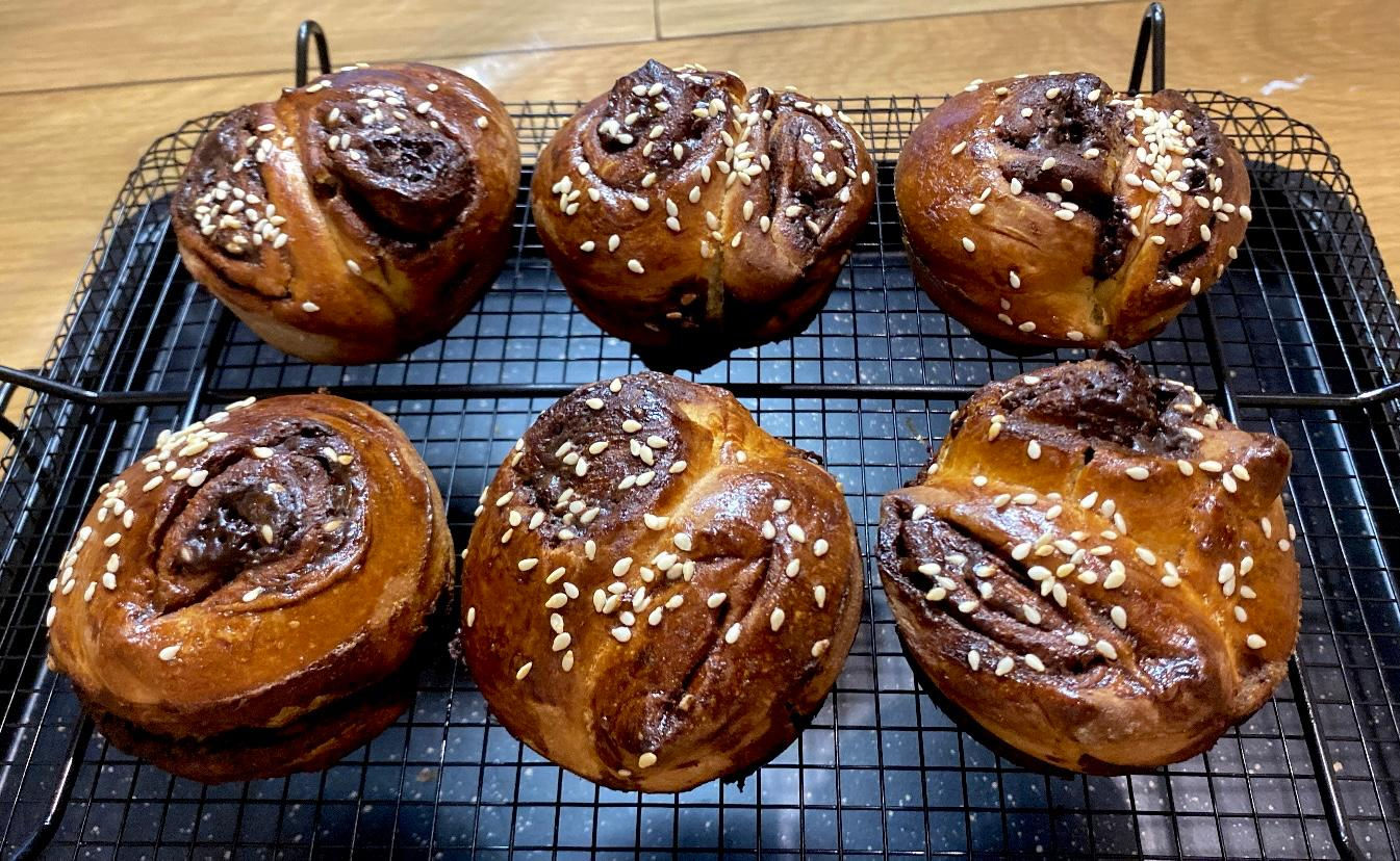 שושנים שמרים ושוקולד