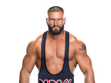 Bron Breakker tassé de Wrestlemania