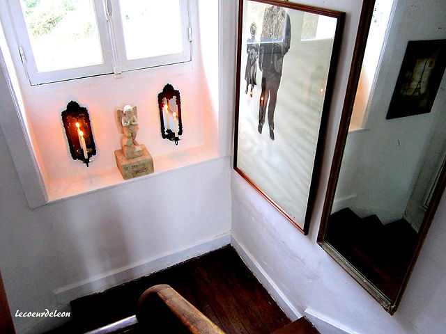 Midway staircase landing...