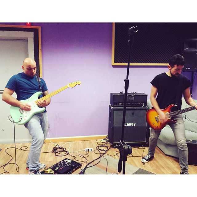 We we we piano con le corde ragazzi che avete una certa età ormai!!! ¤_#rotolandoversosudnegritatrib