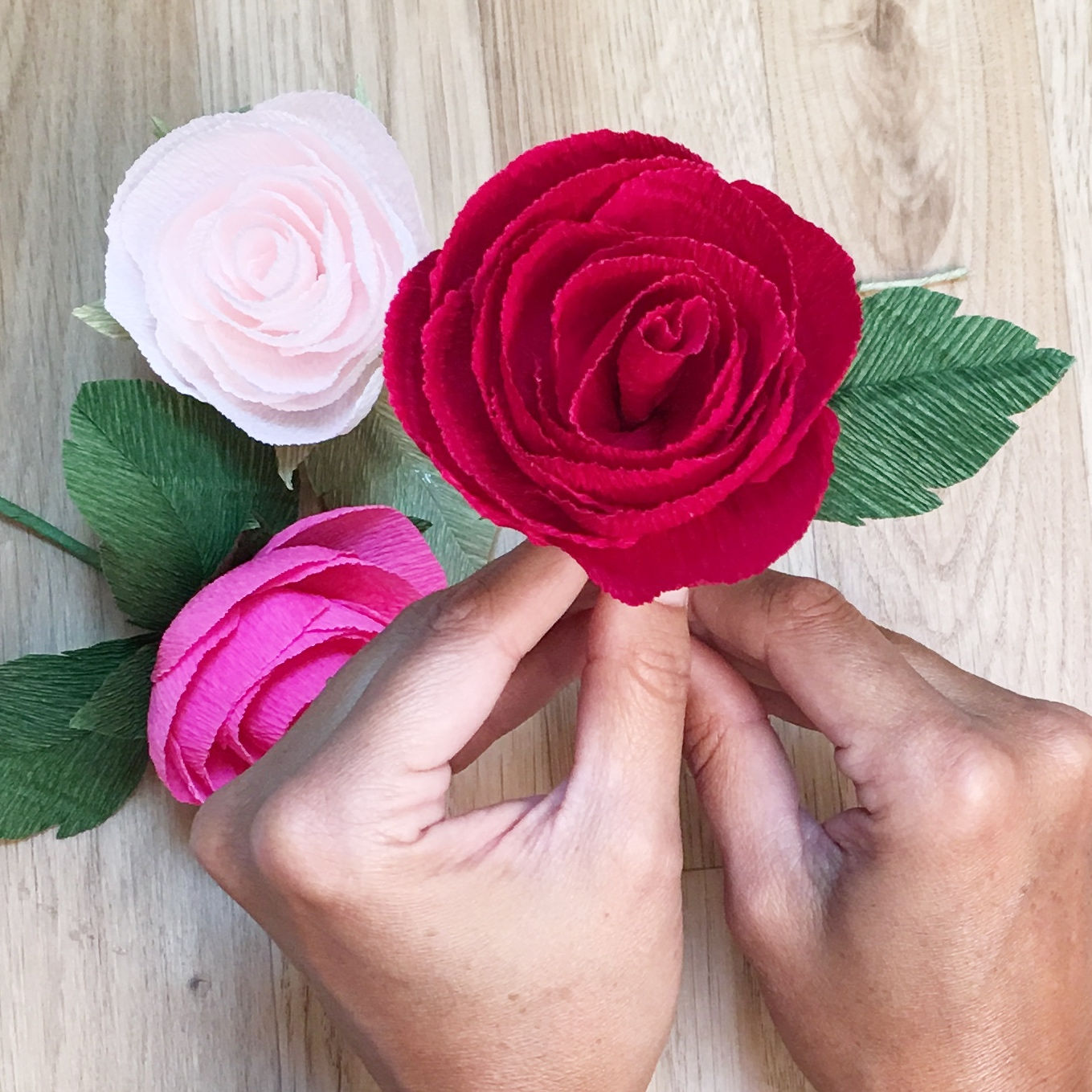 Apostila Rosa de papel crepom italiano