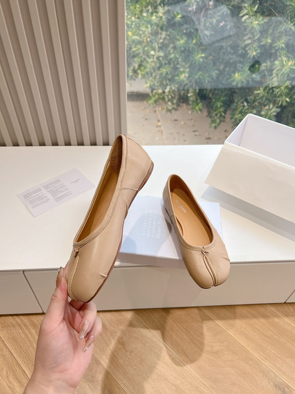 Thumbnail: MAISON MARGIELA TABI BALLET FLAT BEIGE