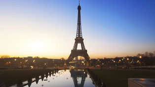 Sapevate che é illegale fotografare la Torre Eiffel di notte?