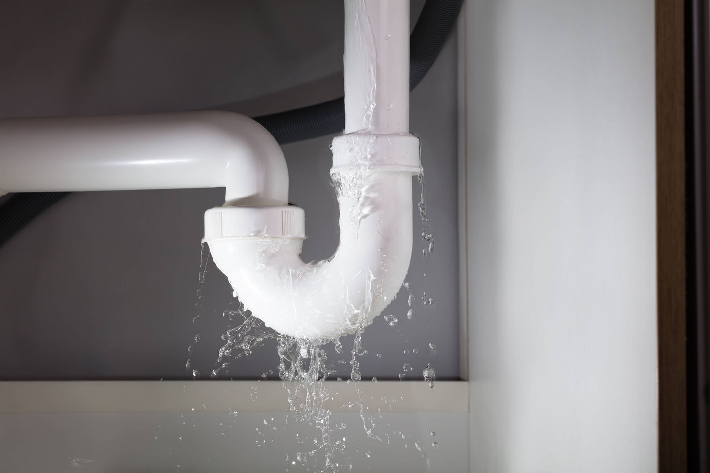 Leaky-pipe1.jpeg