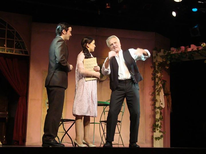 Ricardo, Elena y Don Esteban