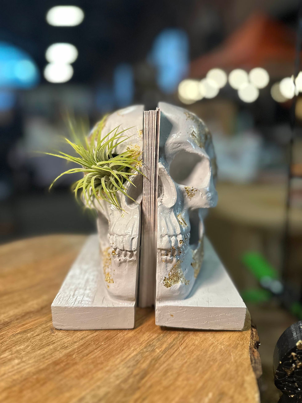 Thumbnail: Skull Bookends