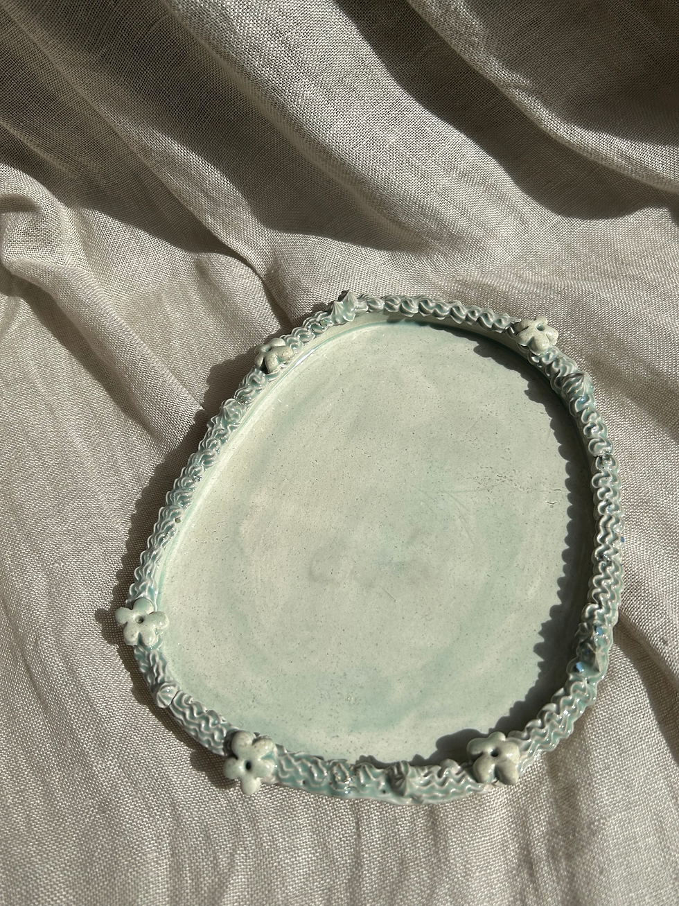 Miniature : Assiette  à gâteau artisanale – Chantilly Collection