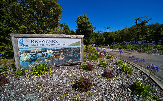 Breakers Boutique Accommodation entrance from the road