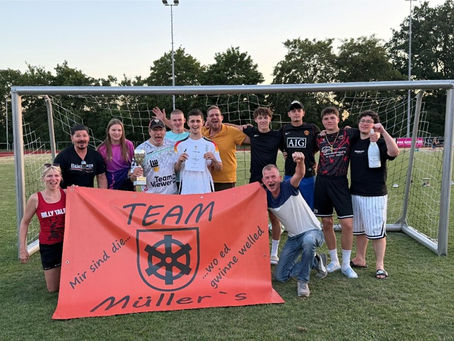 Klasse Spiele, tolle Verkleidungen und beste Stimmung beim 18. Rechberghäuser Neunmeter-Turnier