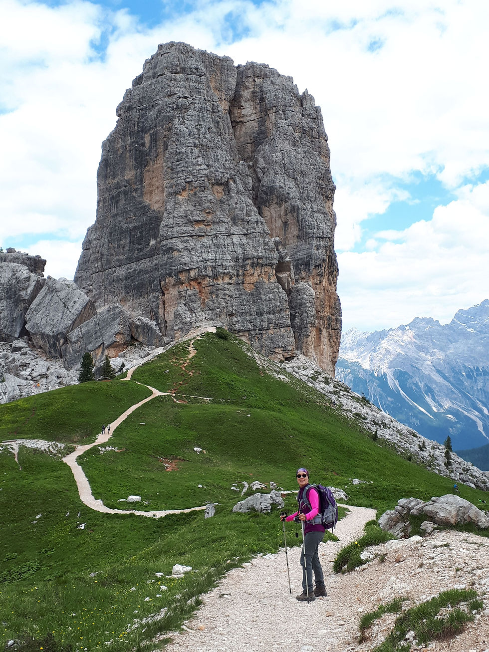 Vue sur le bloc principal des Cinque Torri en Italie