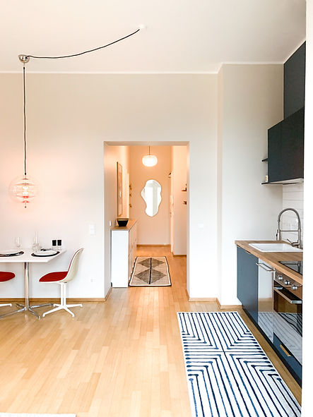 Flur und blaue Küche IKea und Superfront CALA Interior Einrichtungsberater Düsseldorf