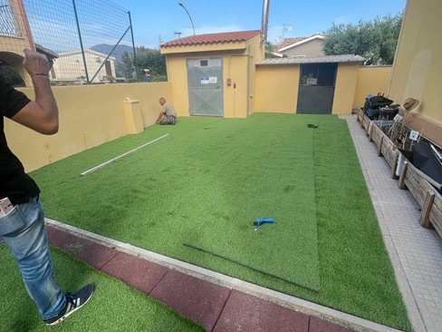 tappe installazione erba sintetica asilo Villa San Pietro