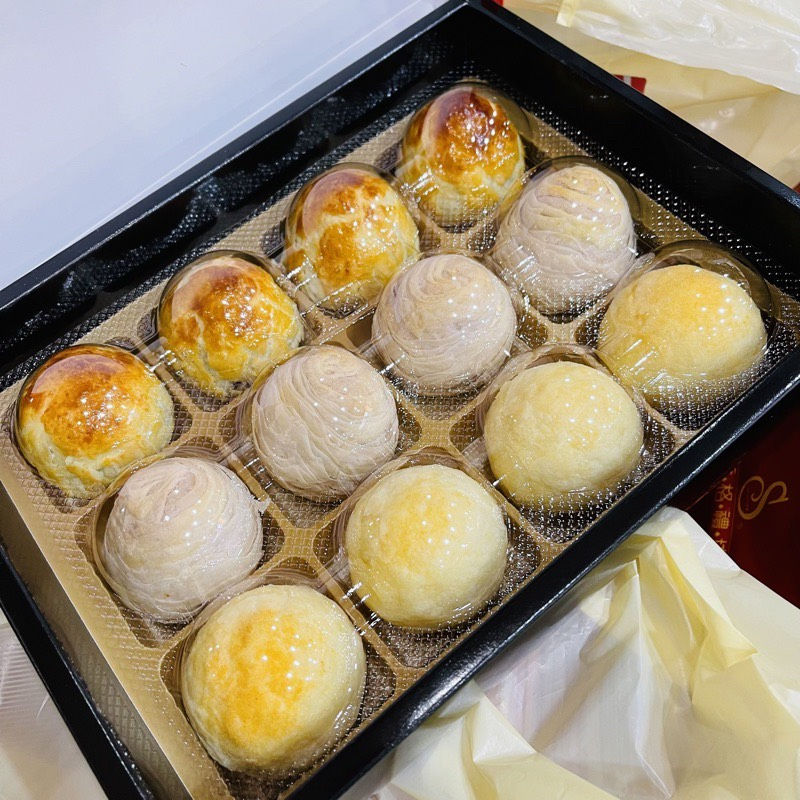 縮圖：【台中香格坊・中秋禮盒】鎮店三寶禮盒(蛋黃酥、芋Q餅、小月餅)