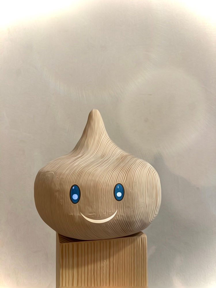 Onion wood sculpture