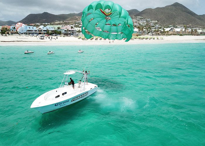 parasailing in Sint Maarten