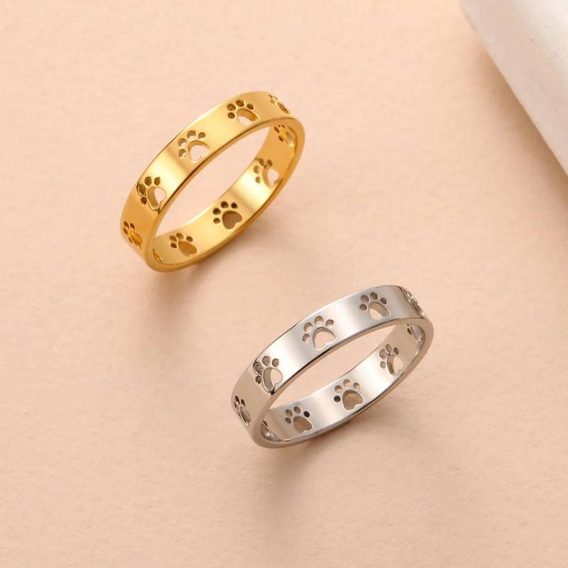 Ring met hondenpootjes