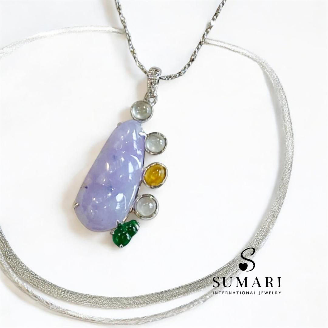 Type A jadeite jade Peapod pendant 
