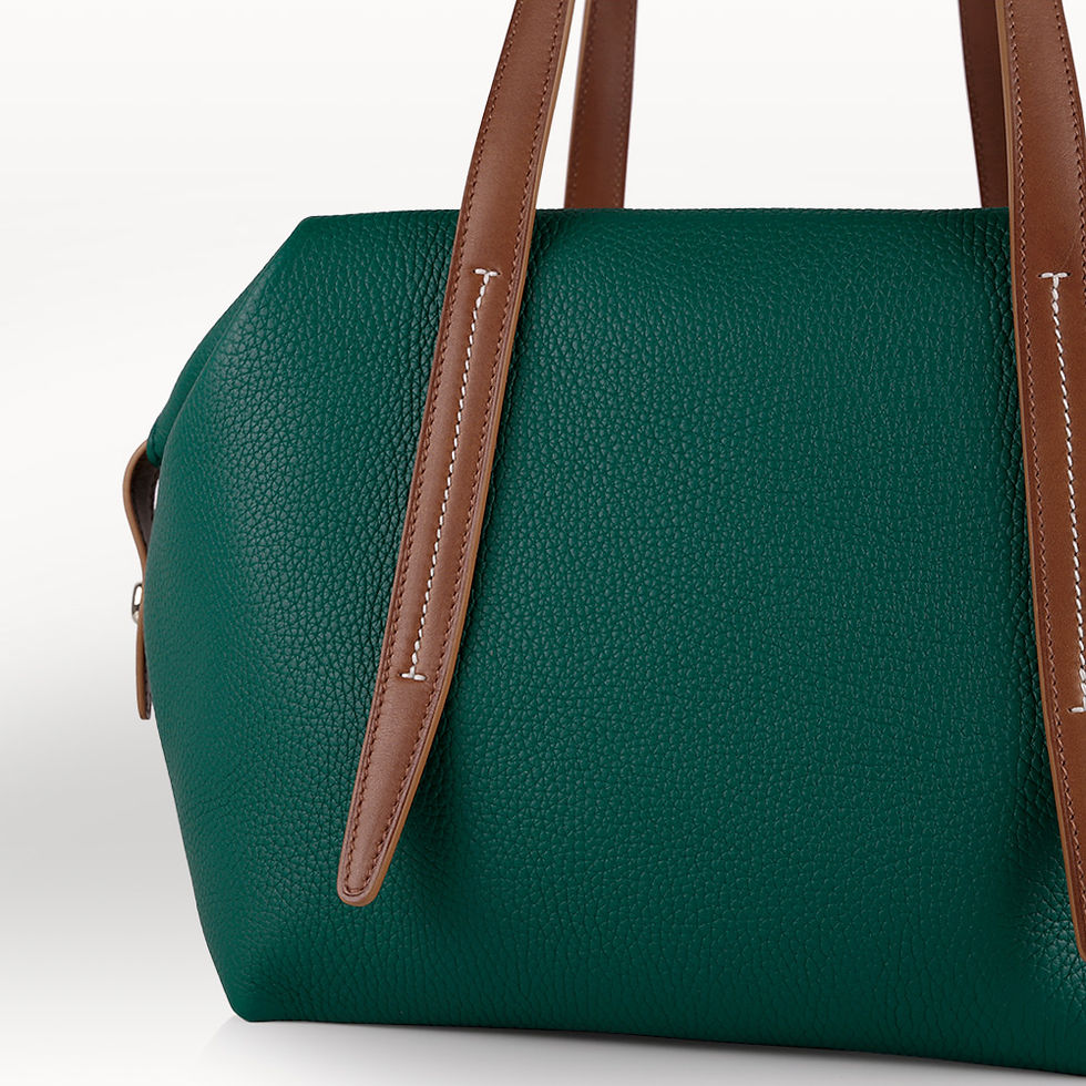 Thumbnail: Sac de ville extensible en cuir de taurillon vert Emeraude et cuir de veau natural Gold